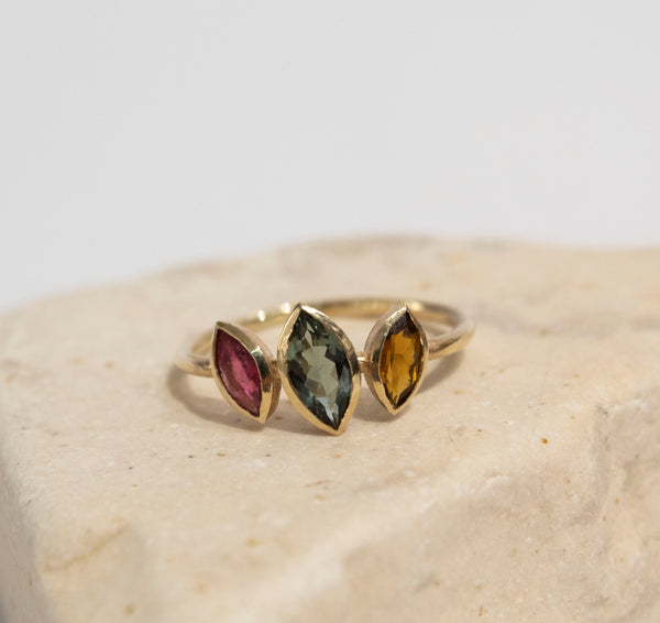Triple Marquise Ring 9 karats Gold