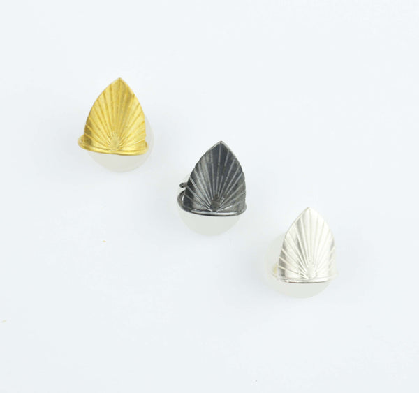 Retro Lotus Sunrise Edgy Triangle Ring