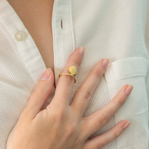Retro Lotus Pointed Rectangle Minimal Ring