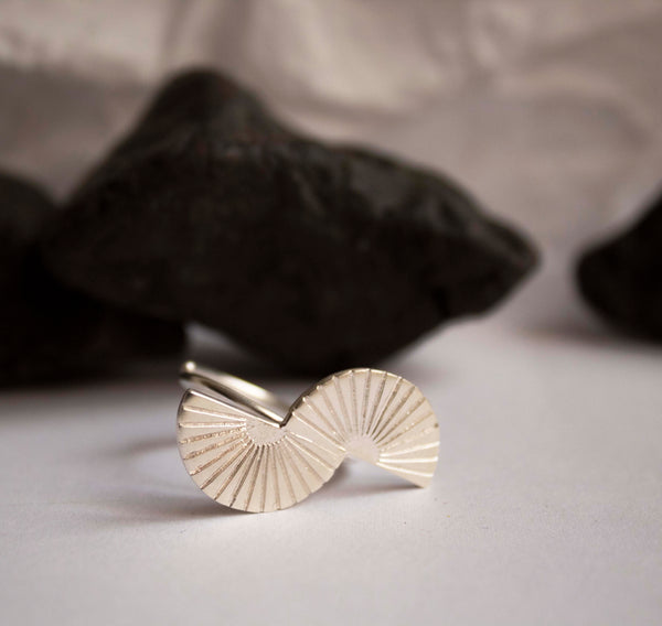 Retro Lotus Joined Semi-Circles Ring
