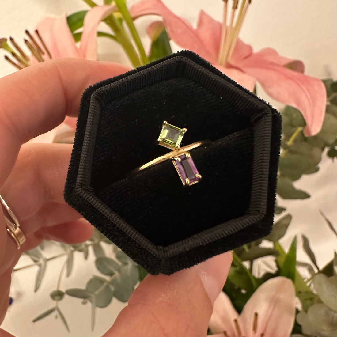 Joined Square Green and Baguette Amethyst Ring 9 karats Gold