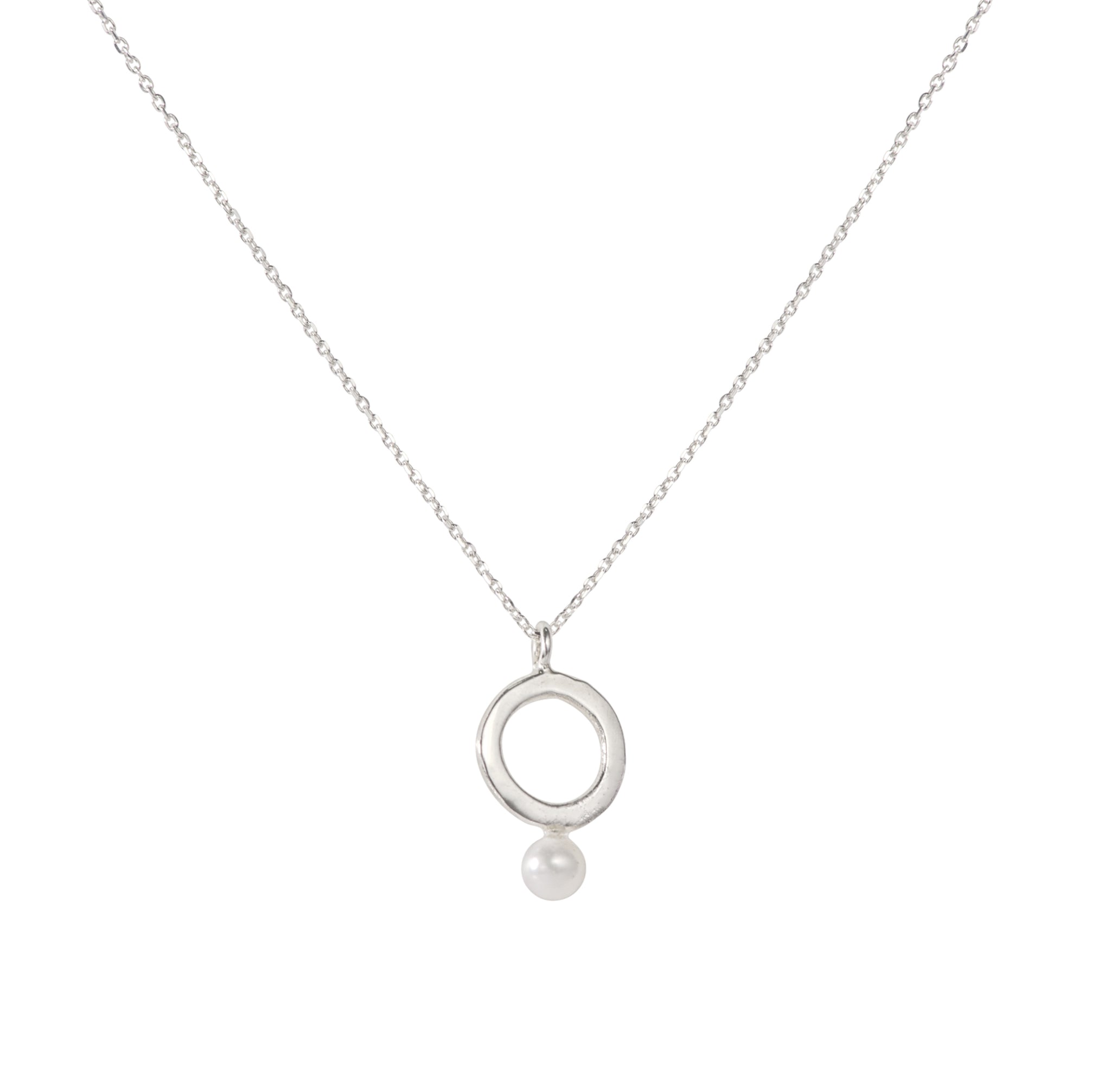 Simplicity Circle with Pearl Necklace