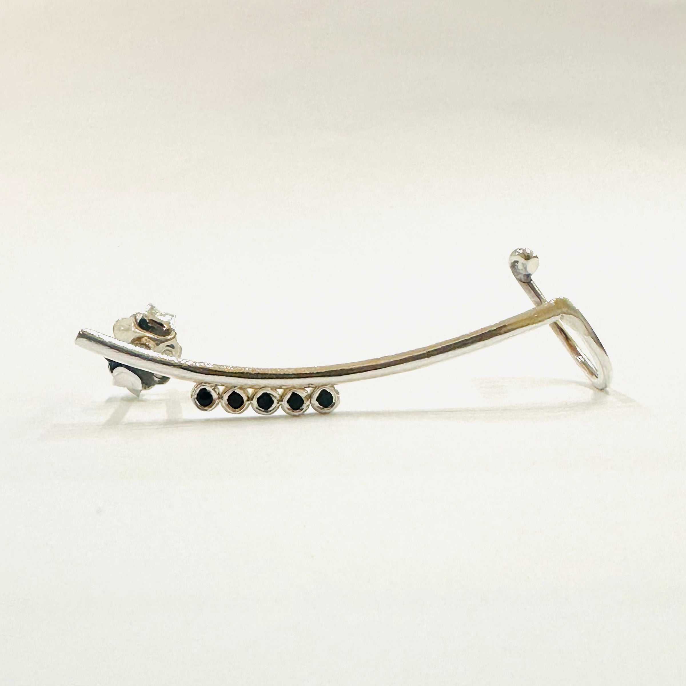 Earcuff Five dots line