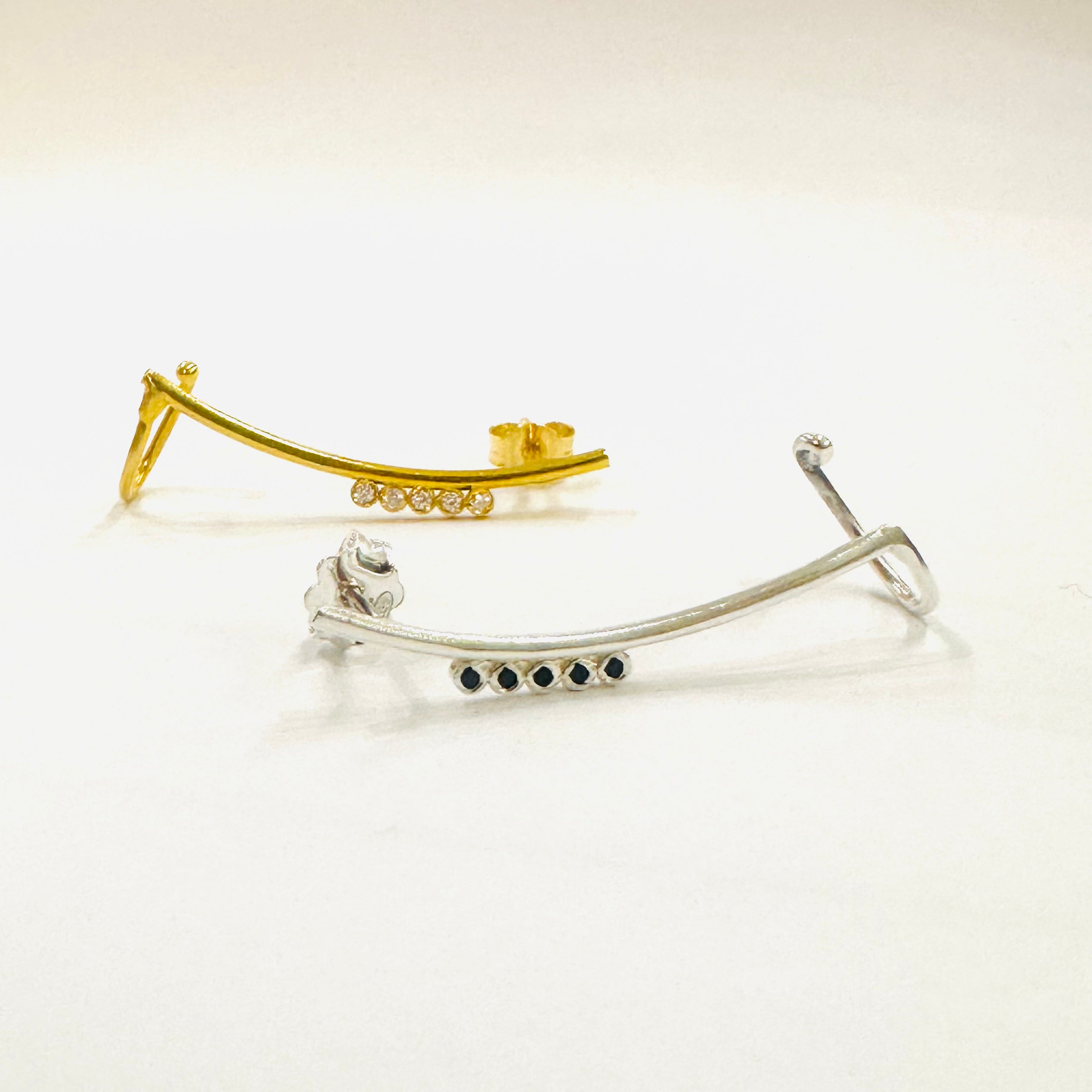 Earcuff Five dots line