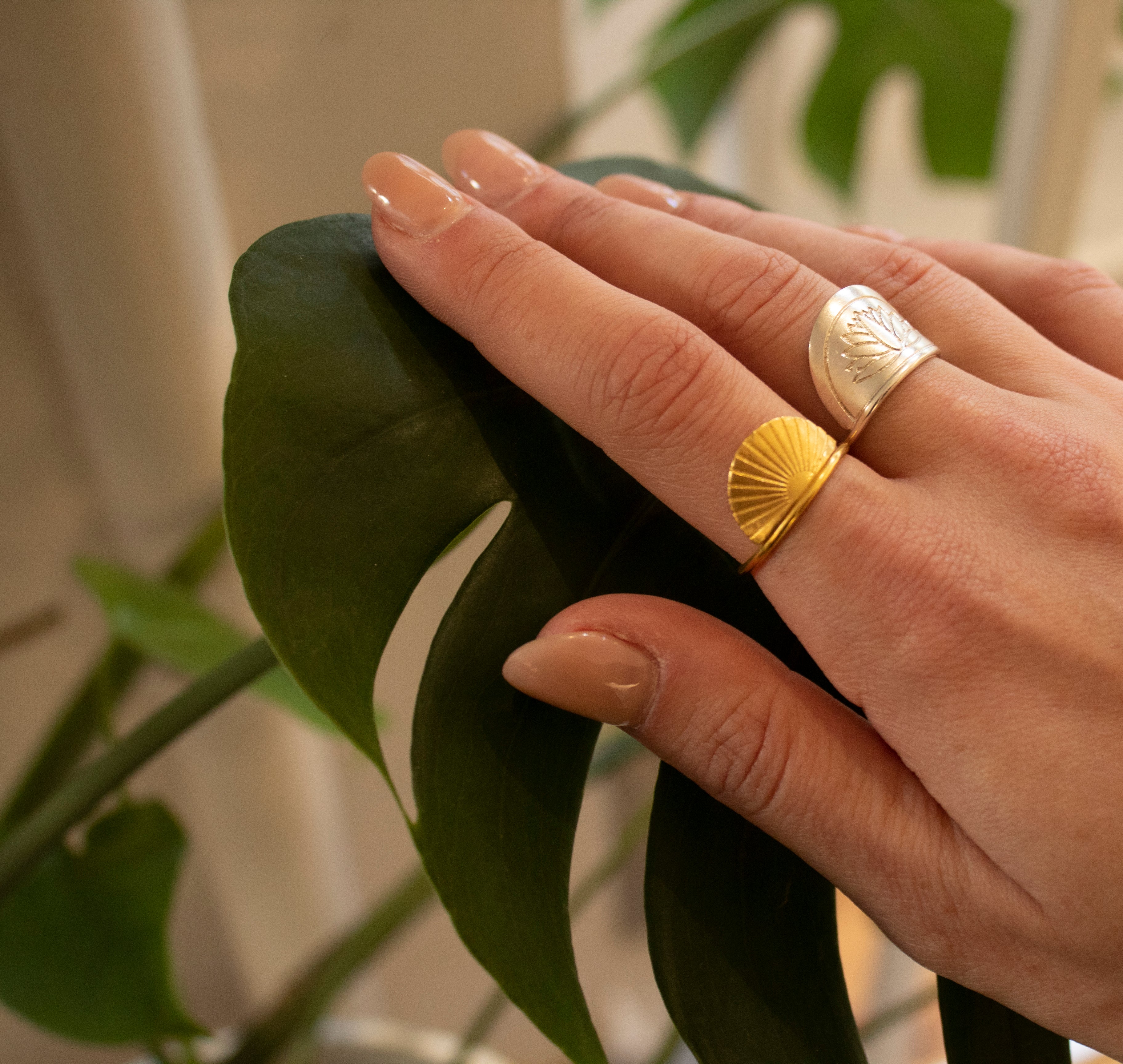 Retro Lotus Semi-Circle Open Ring