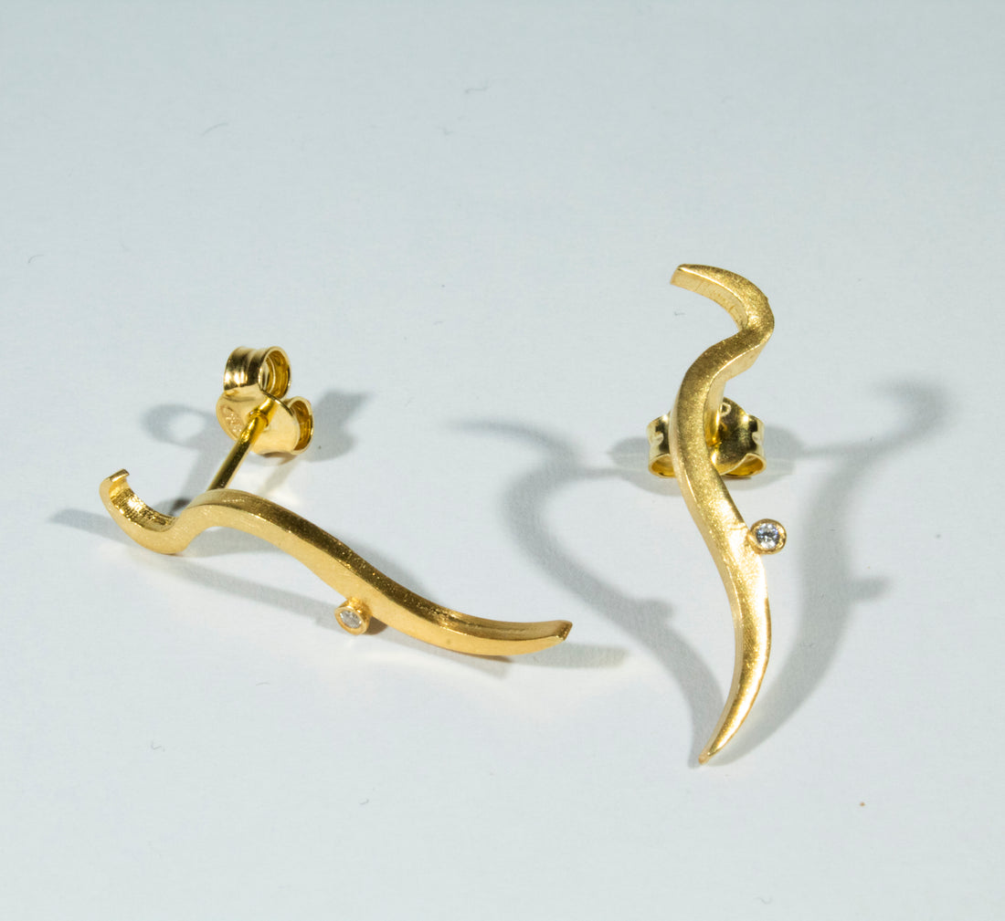 Simplicity Curved Line Zircon Stud Earrings