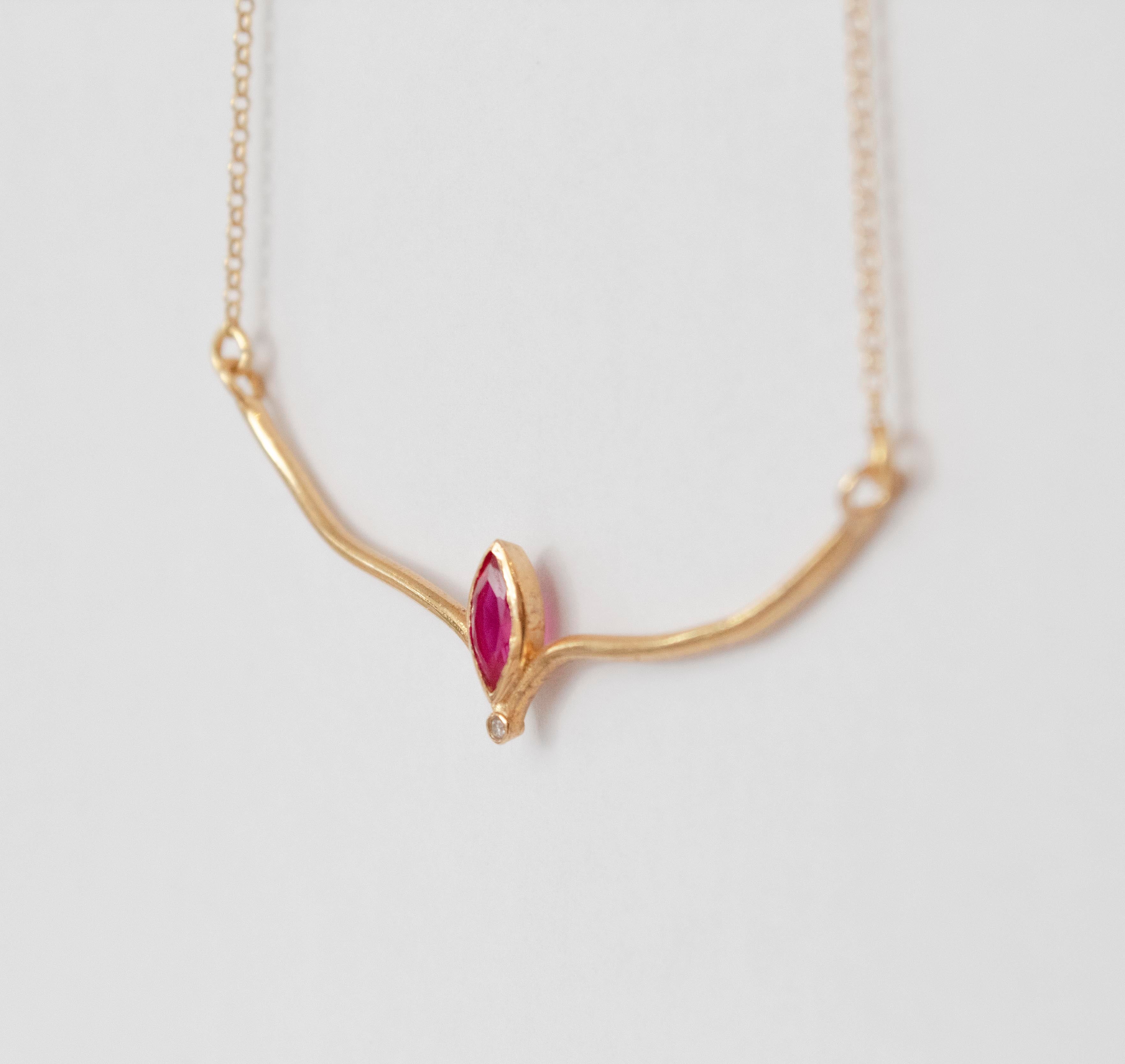 Marquise Big Red Fairytale Necklace