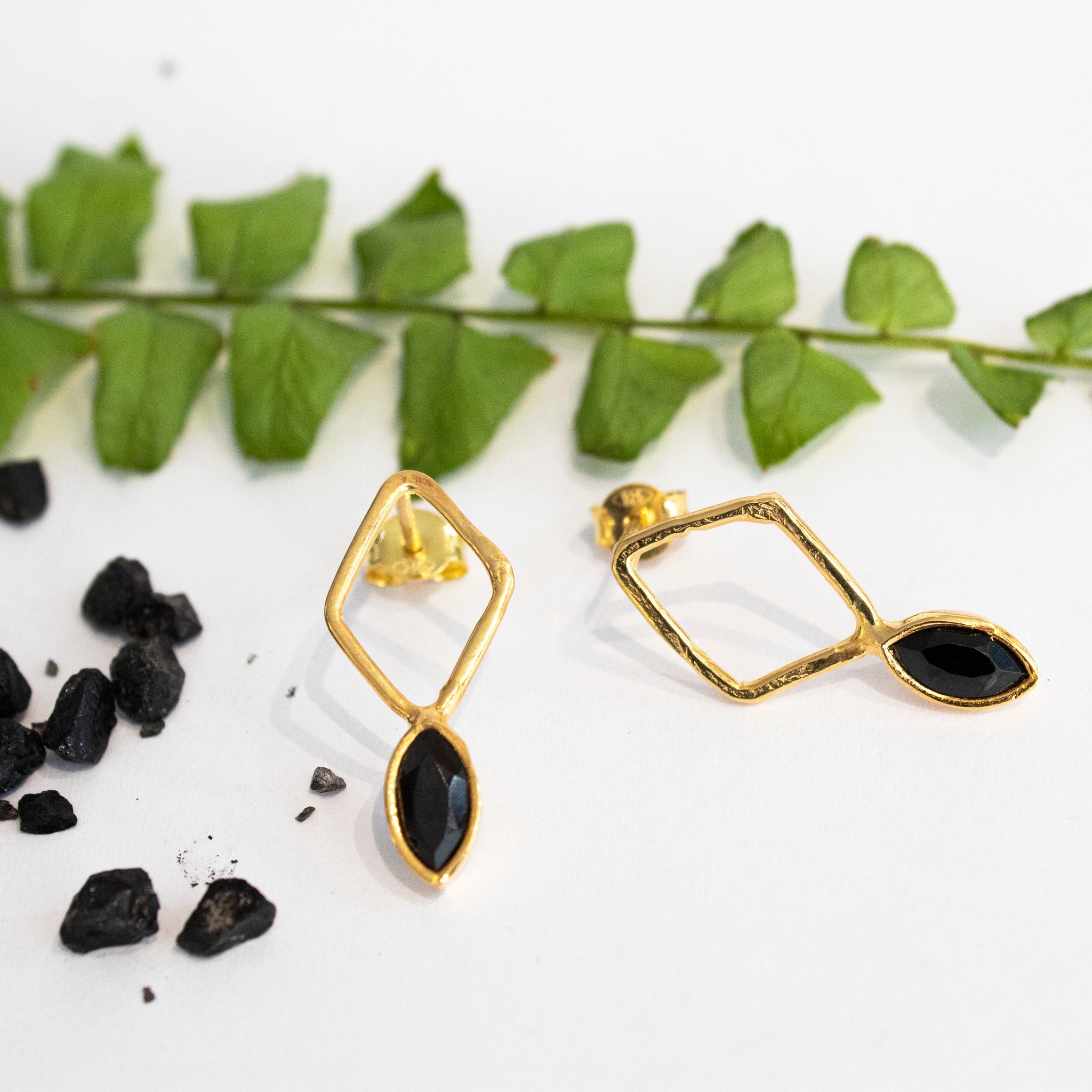 Marquise Black Rhombus Earrings