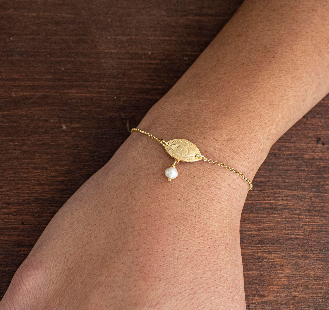 Fylaxto   Sea Pearl Chain Bracelet