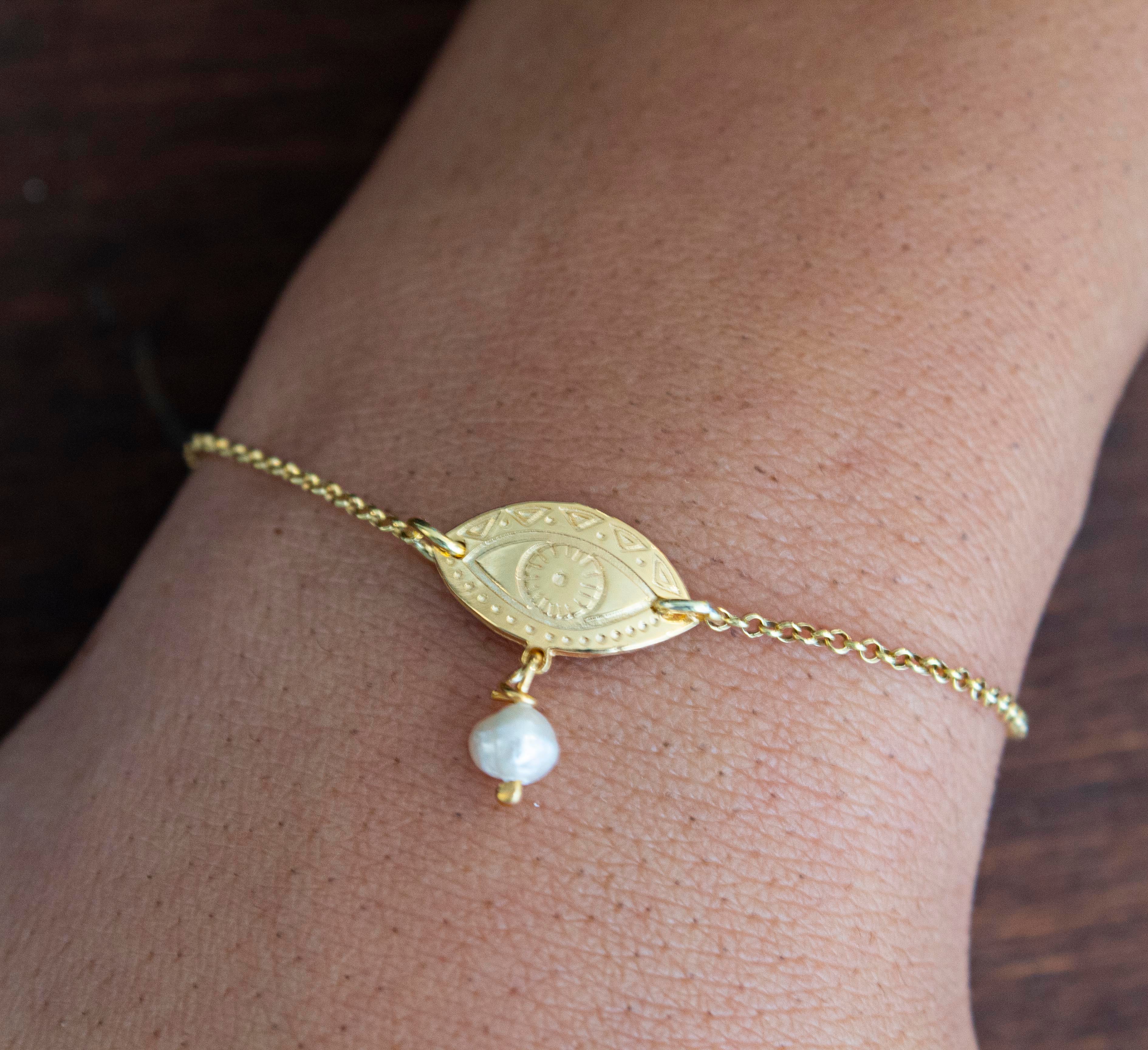 Fylaxto   Sea Pearl Chain Bracelet