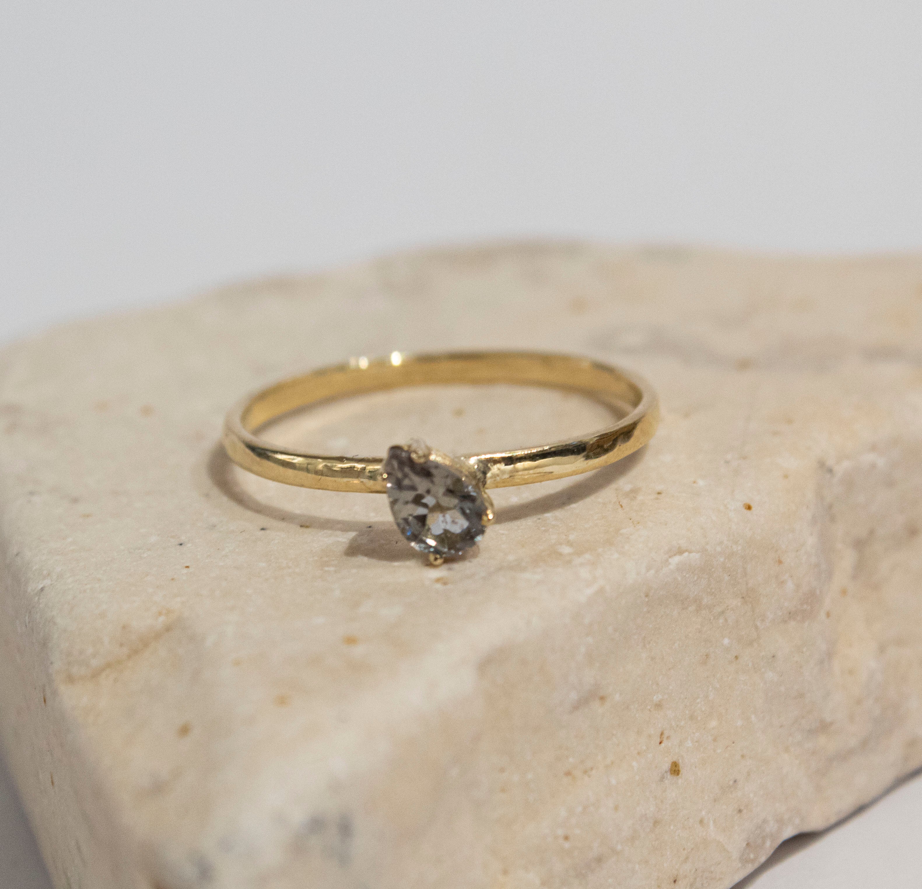 Δαχτυλίδι μονόπετρο με τουρμαλίνη από 9κ χρυσό