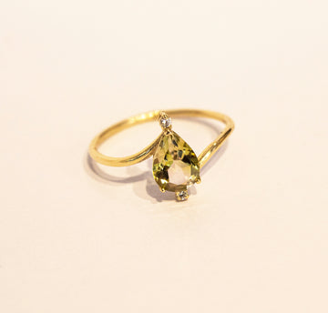 Pear  Green Tourmaline with Small Diamonds Ring 9 karats Gold