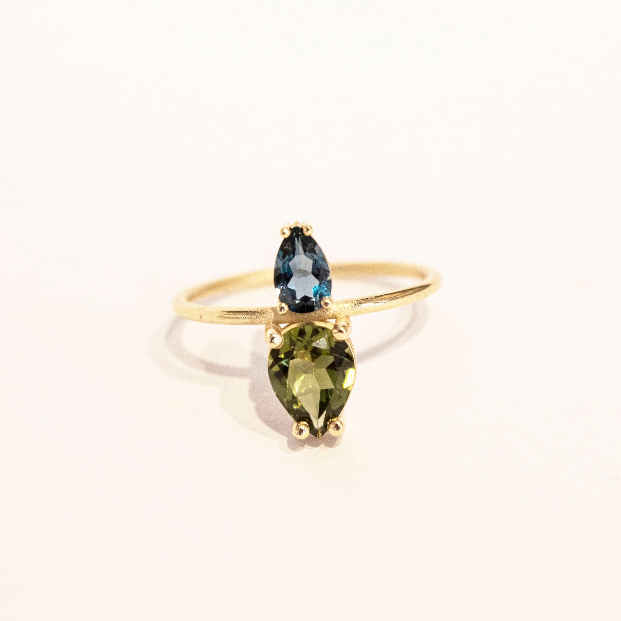 xrisa daxtilidia me petres