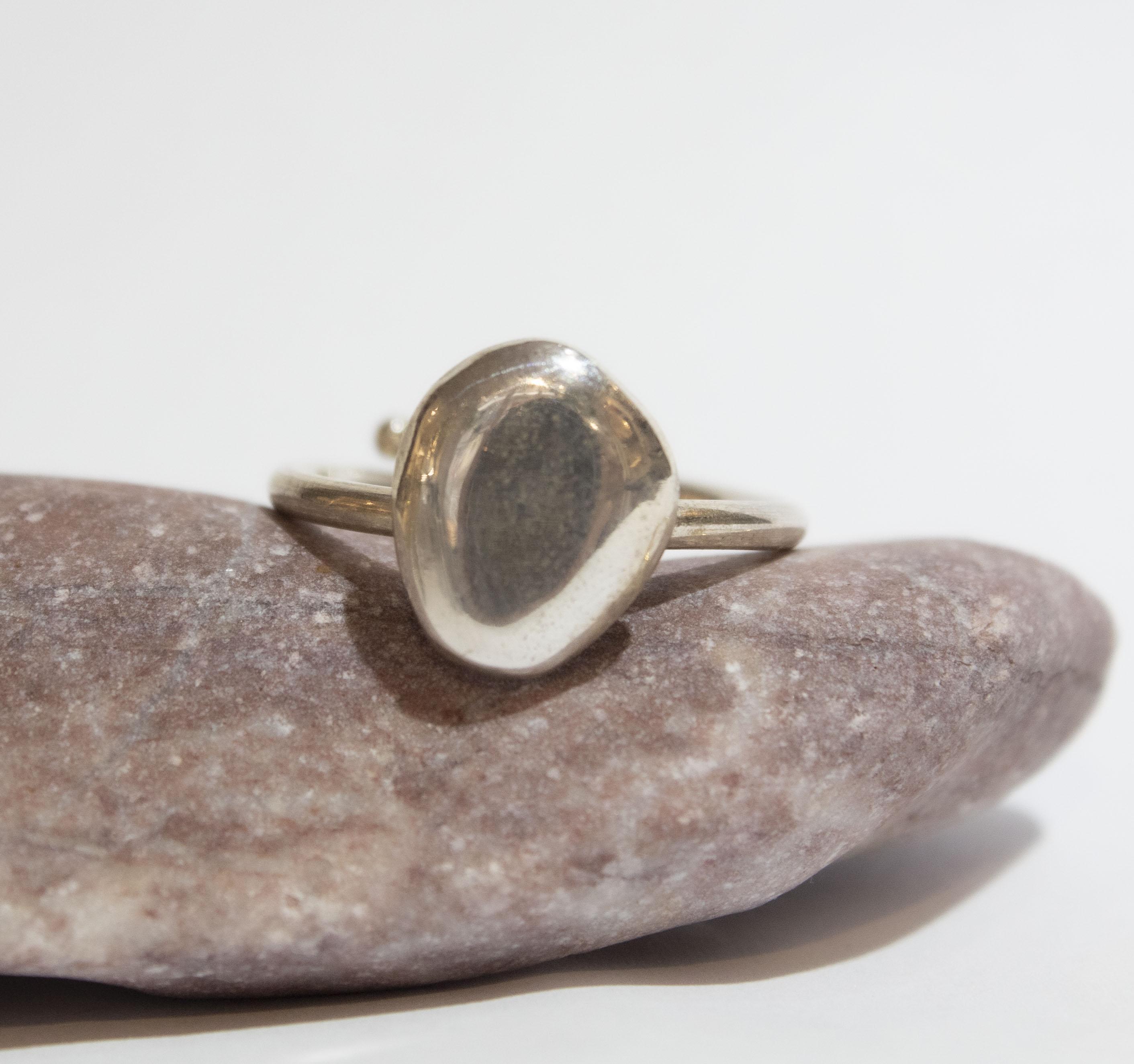 Pebble Oval Adjustable Ring