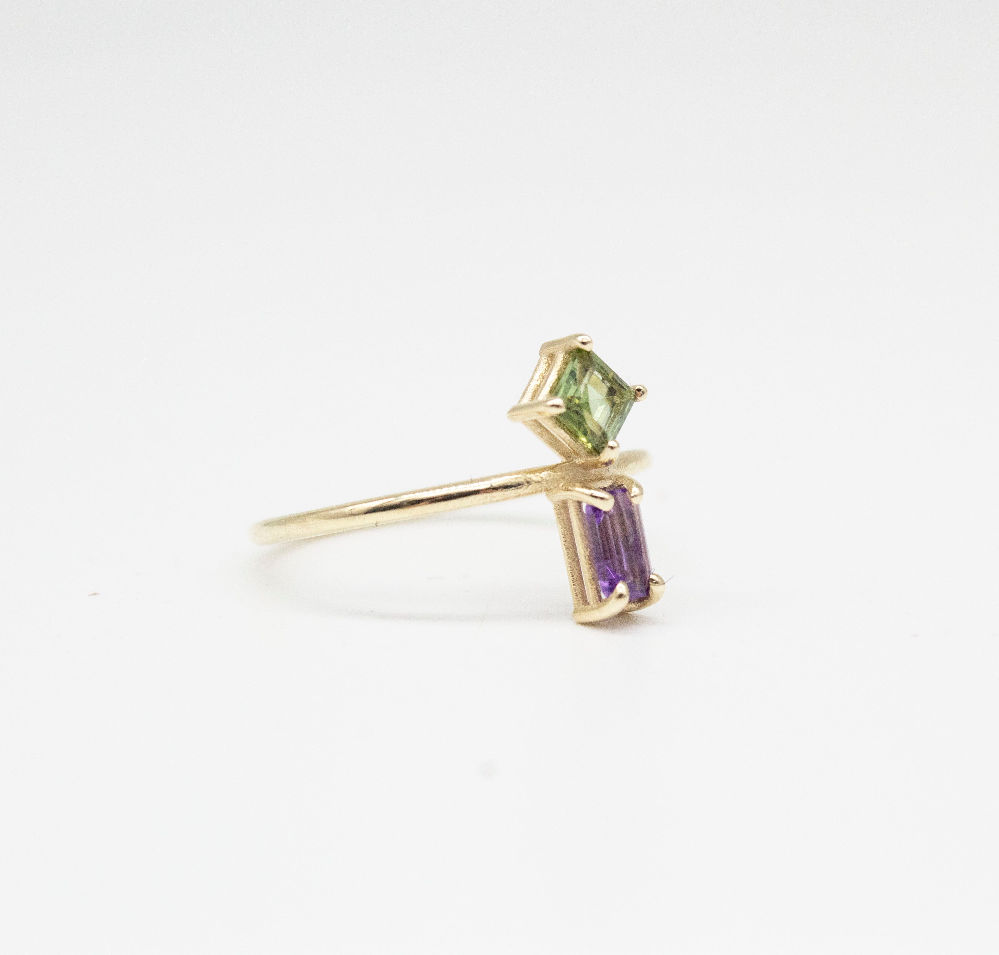 Joined Square Green and Baguette Amethyst Ring 9 karats Gold