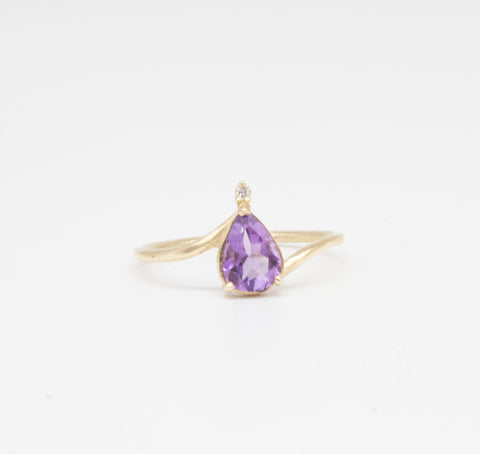 Pear Amethyst with Small Diamond Ring 9 karats Gold