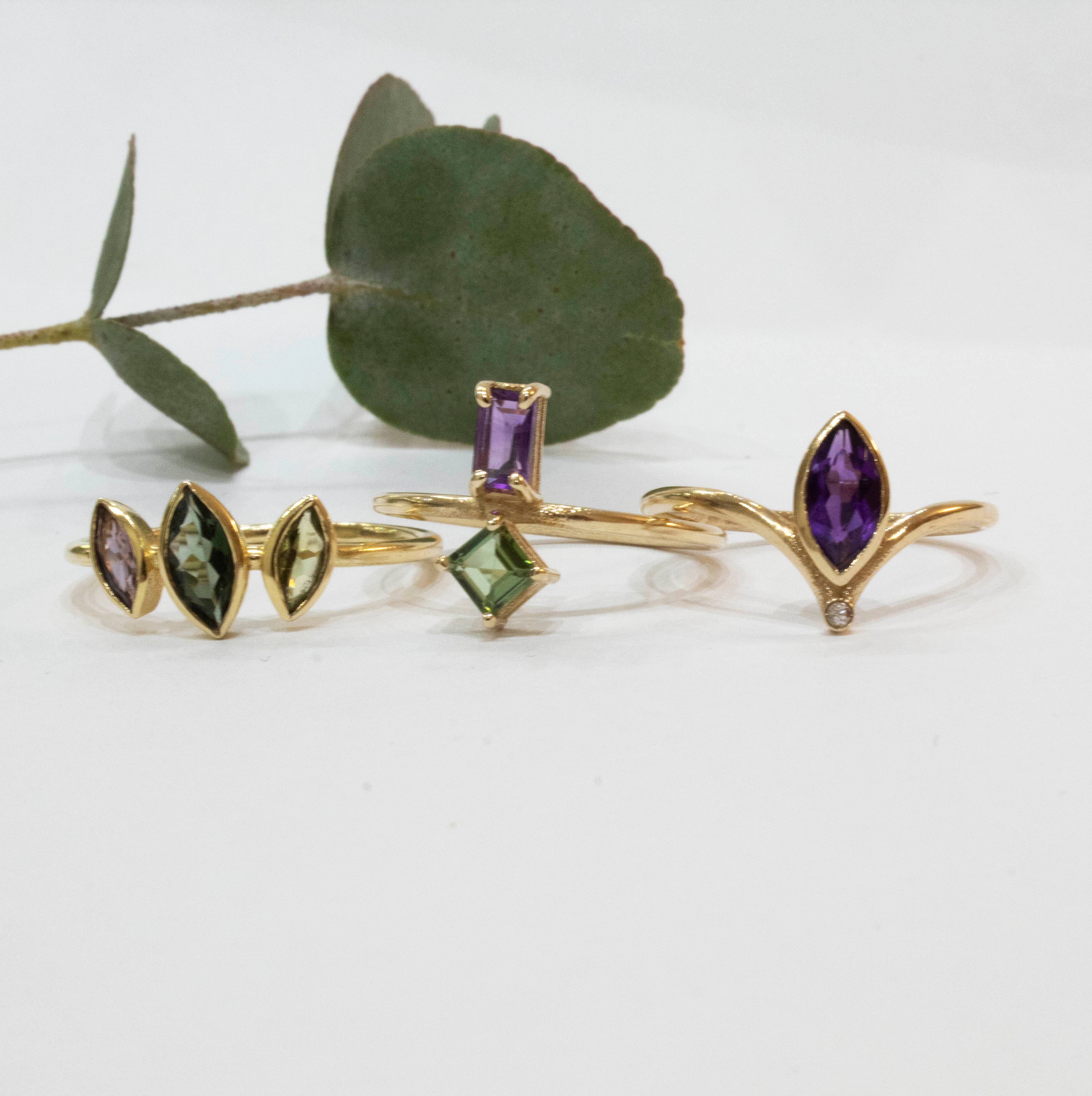 Marquise Amethyst and Diamond Ring 9 karats Gold