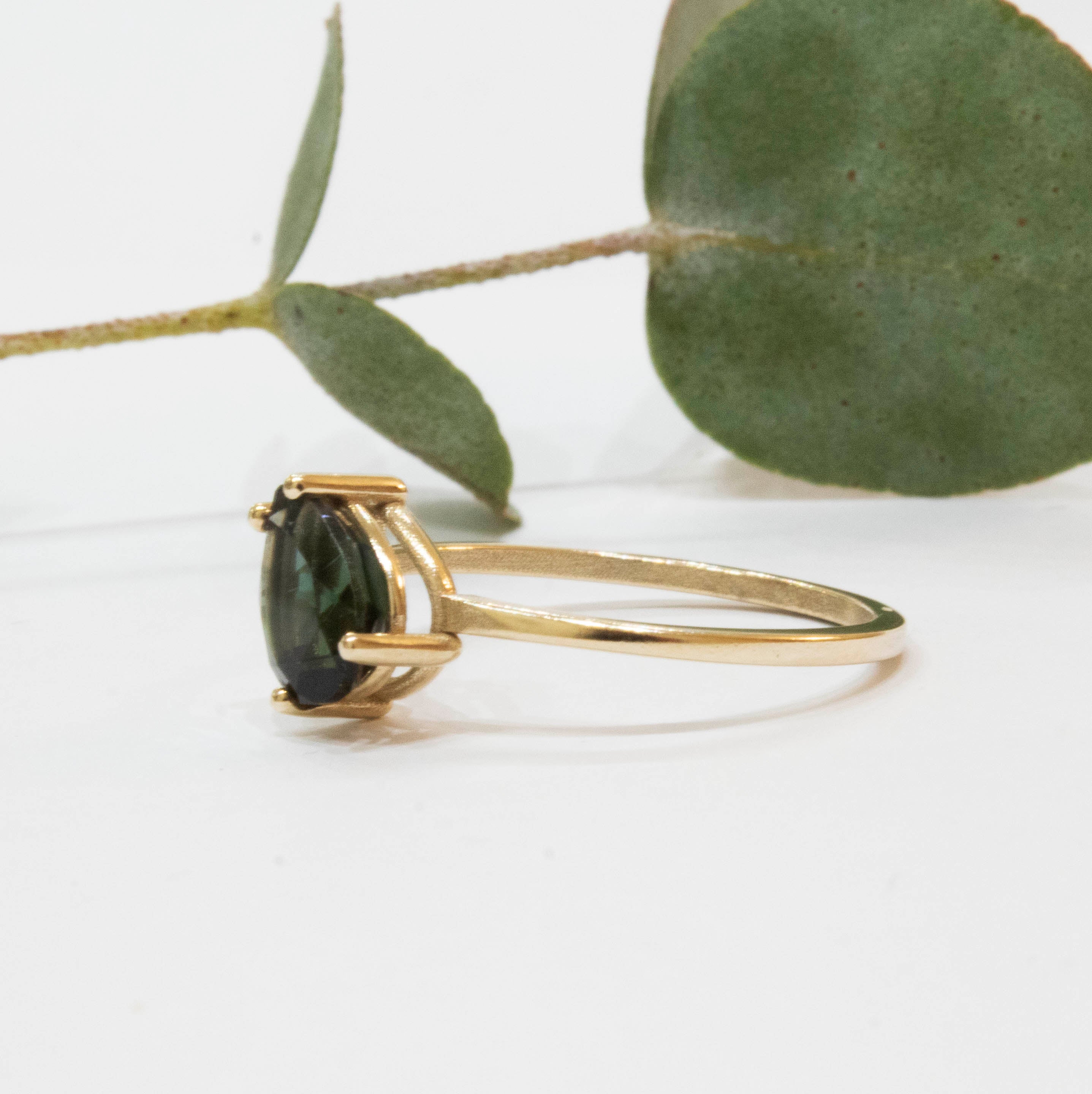 Soltaire Big Deep Blue Pear Tourmaline