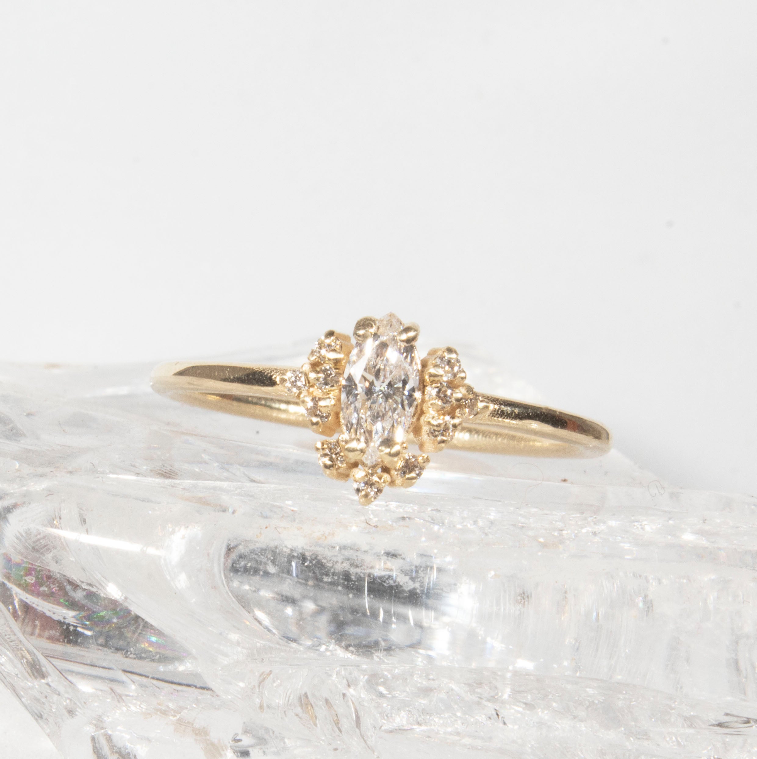Δαχτυλίδι Μαρκησία Lab Diamond με στρογγυλά Διαμάντια
