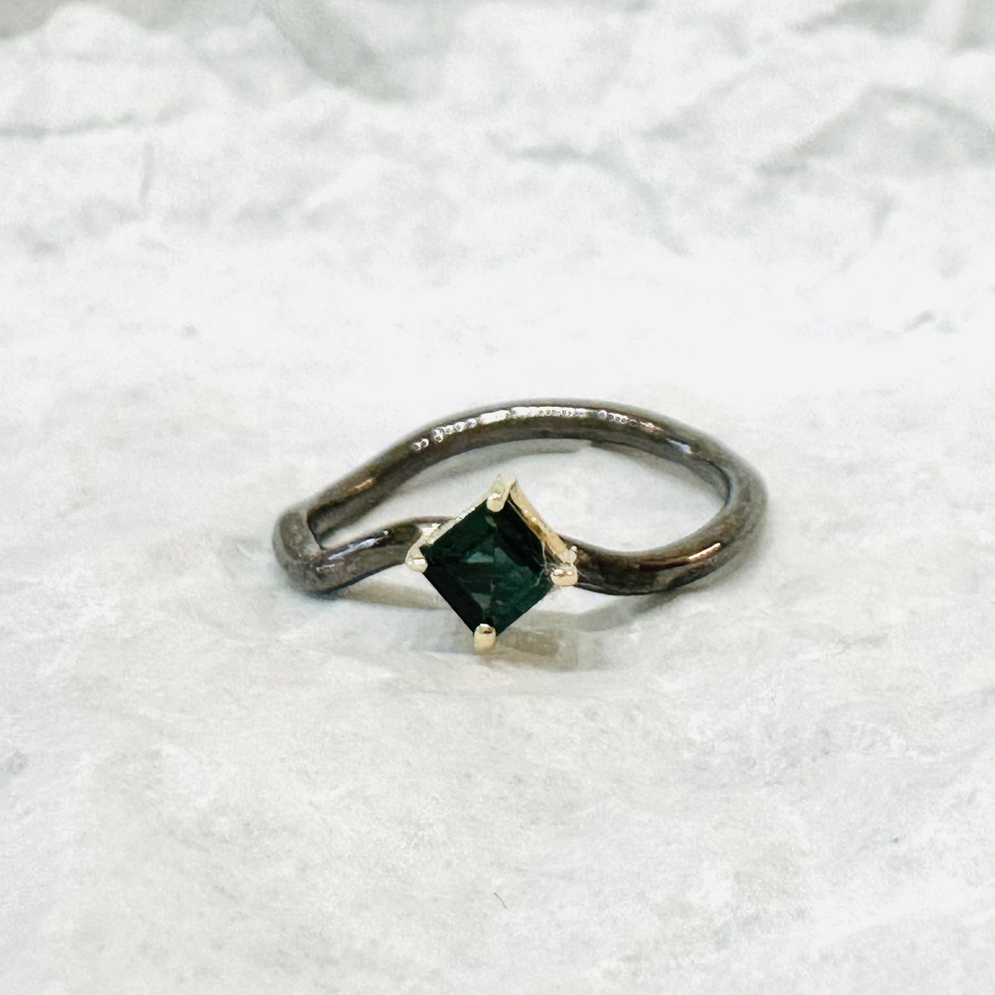 Solitaire Dark Blue Square Ring