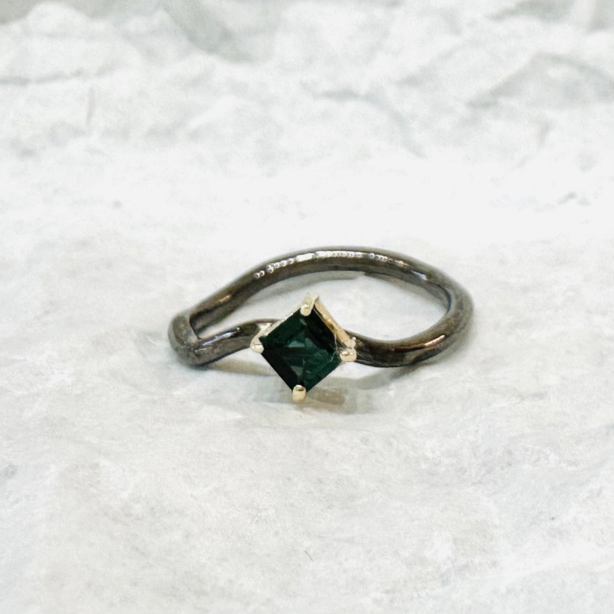 Solitaire Dark Blue Square Ring