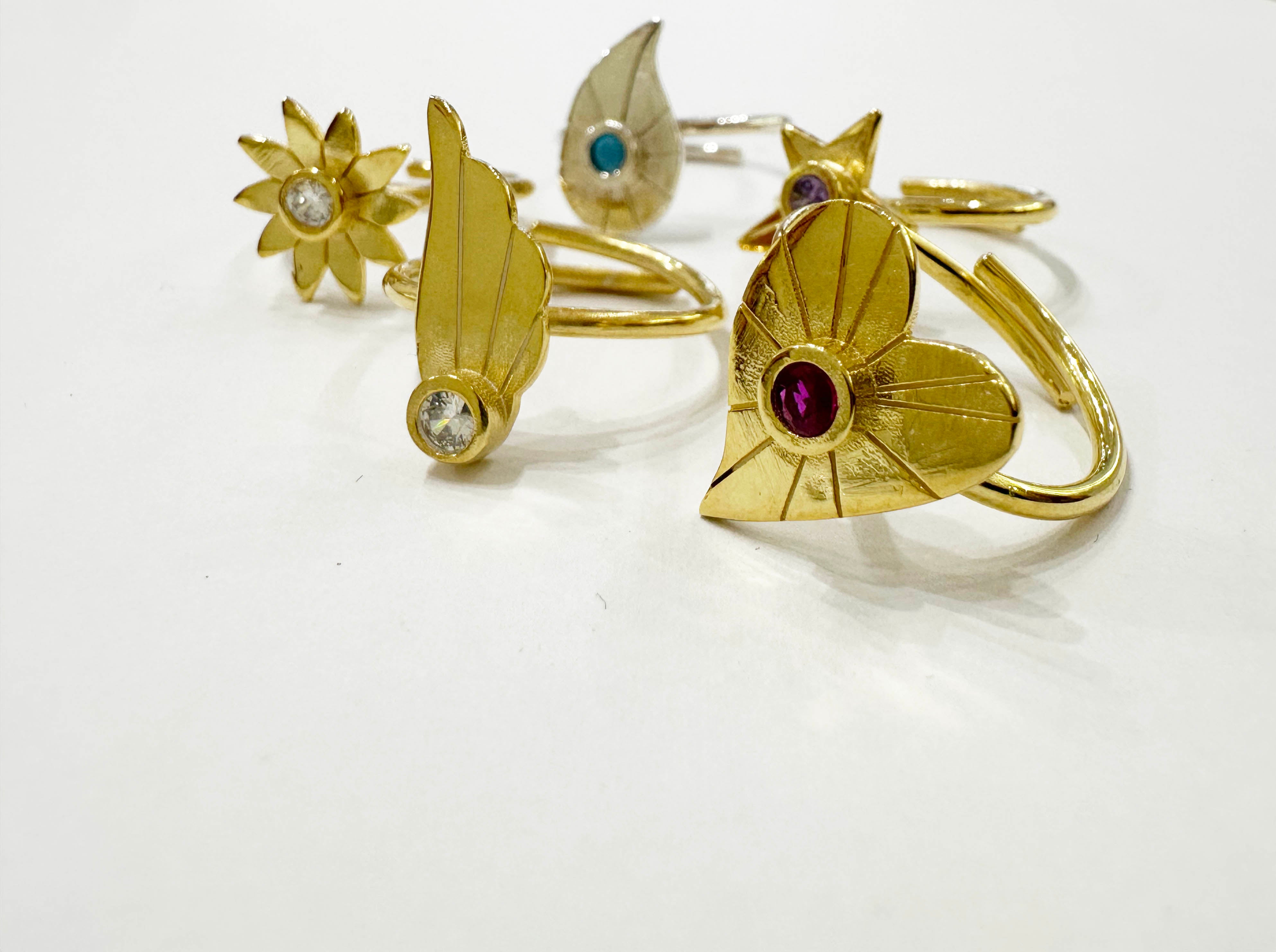 Essence Daisy Zircon Ring