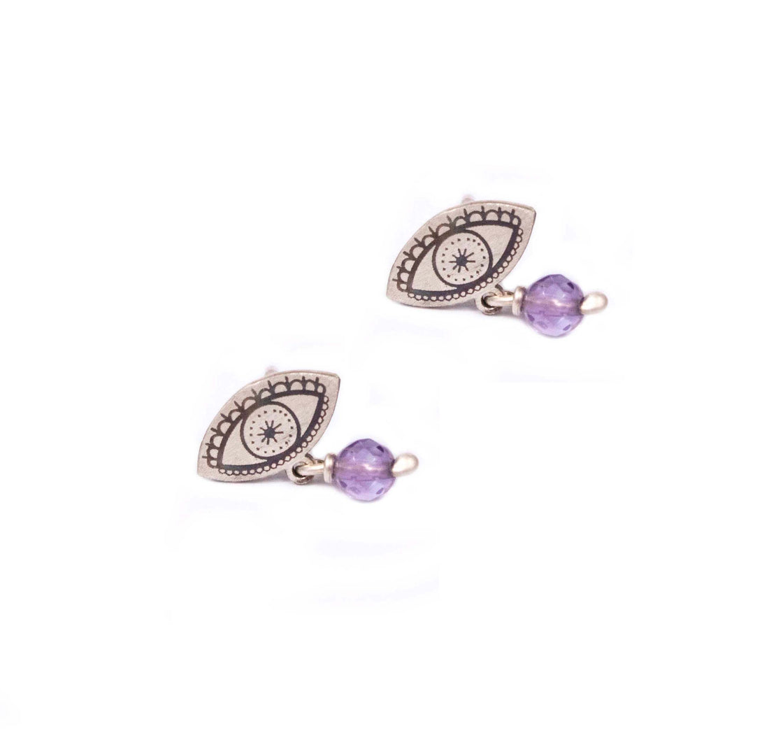 mikra  asimena karfota matakia skoularikia me amethusto